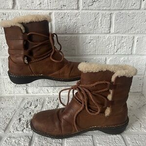 UGG Australia Caspia Brown Leather Boots Shearling Lined Size 9